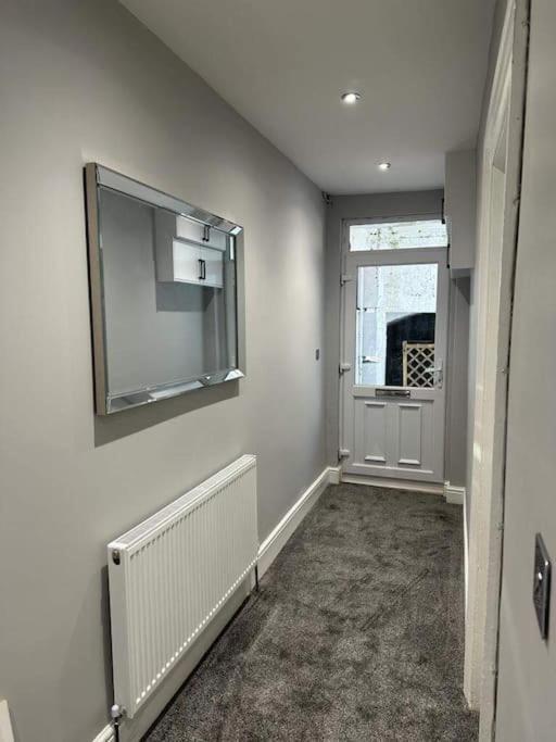 Large 1 Bedroom Flat With Private Parking Plymouth Eksteriør billede