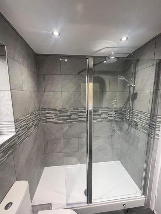 Large 1 Bedroom Flat With Private Parking Plymouth Eksteriør billede