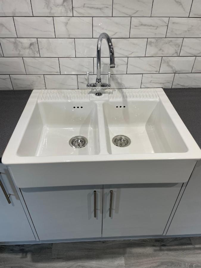 Large 1 Bedroom Flat With Private Parking Plymouth Eksteriør billede