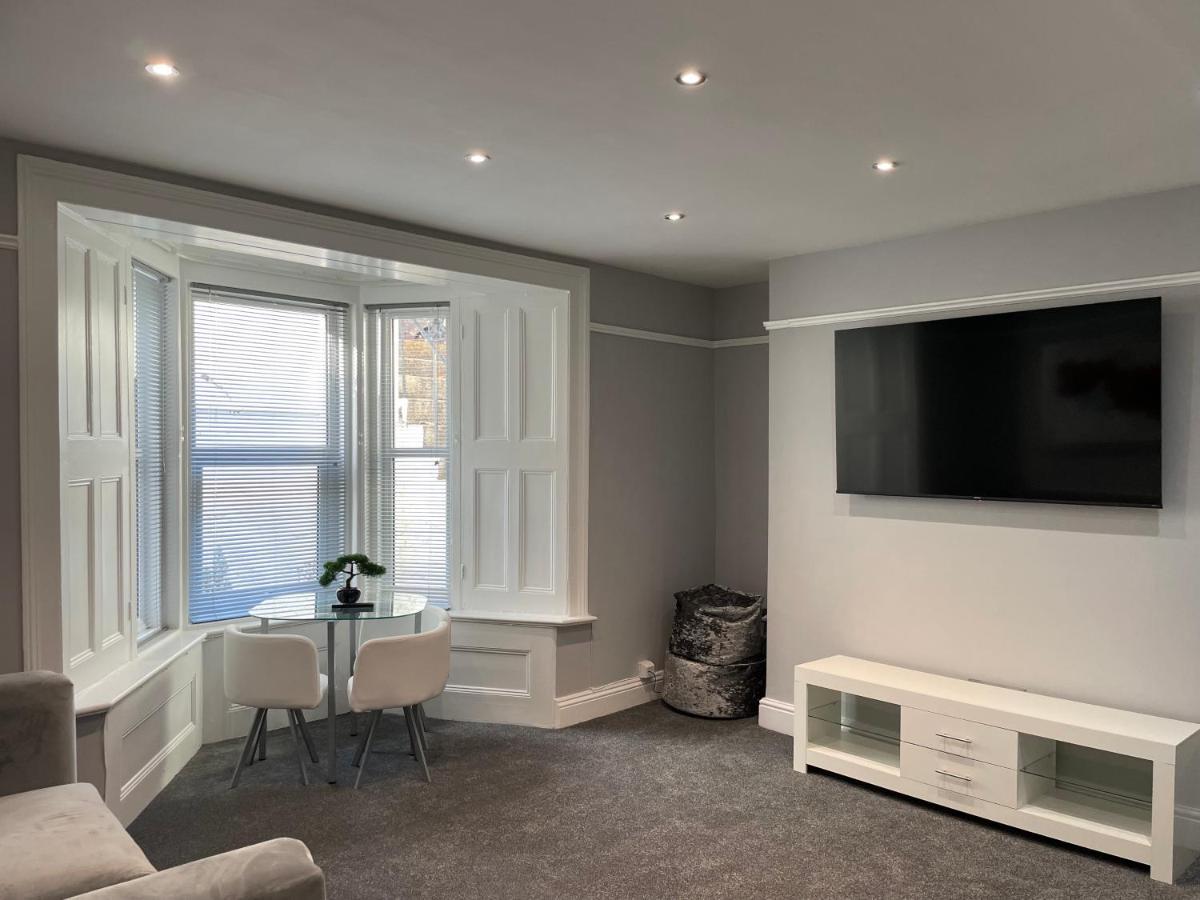 Large 1 Bedroom Flat With Private Parking Plymouth Eksteriør billede